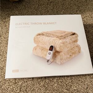 Luxurious Cream Electric Throw Blanket